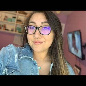 Meet your Posher, Briana